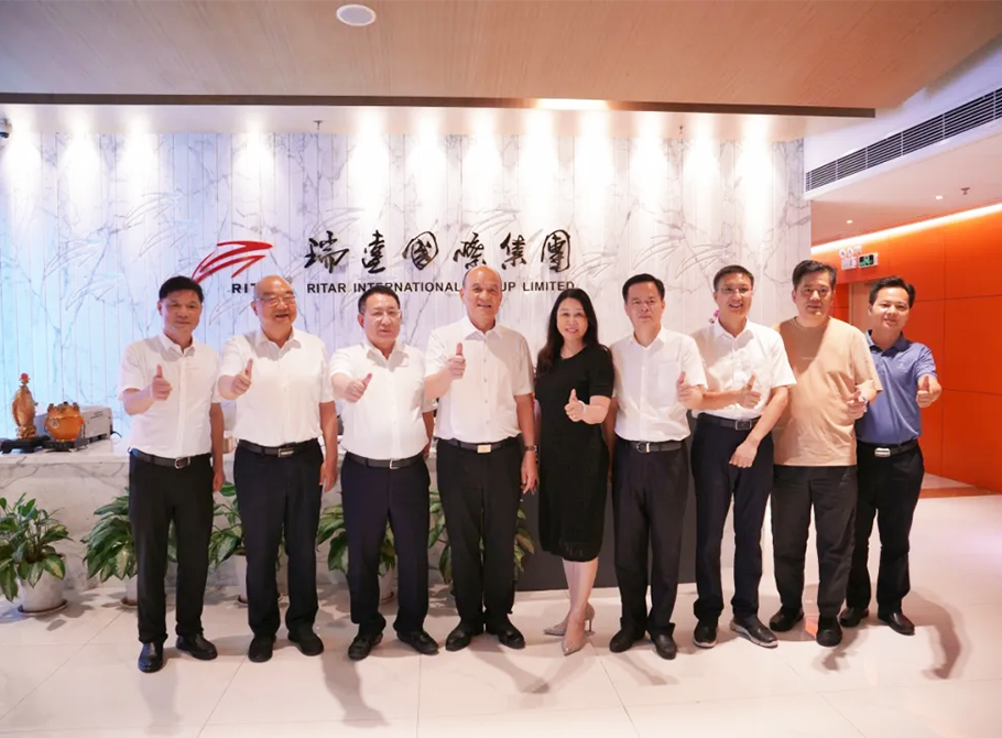 Integrating innovation, 'storage' sees the future | Liu Yuegao and his delegation from Hengyang Municipal Party Committee visited Ritar Group for exchange and discussion